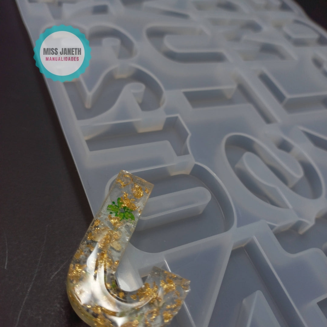 ABECEDARIO LETRAS Y NÚMEROS